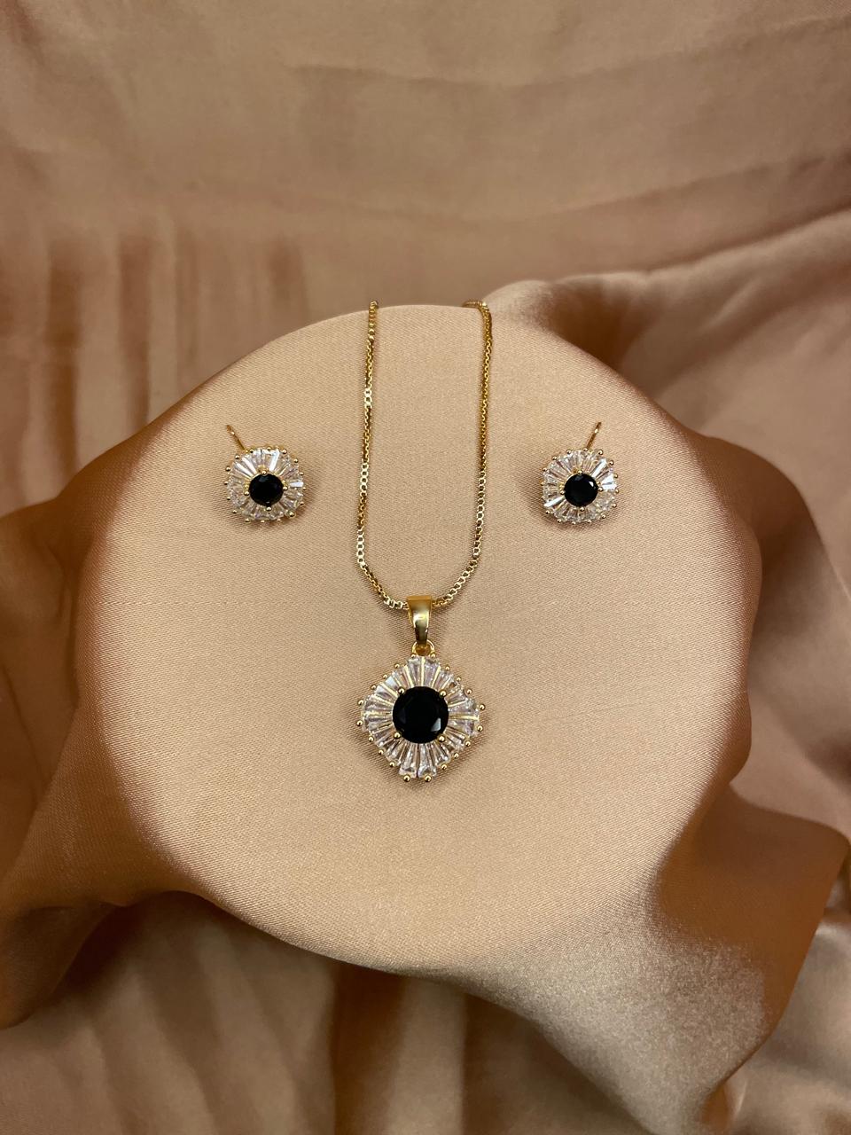 Royal Charm Locket Set – Multicolor Collection