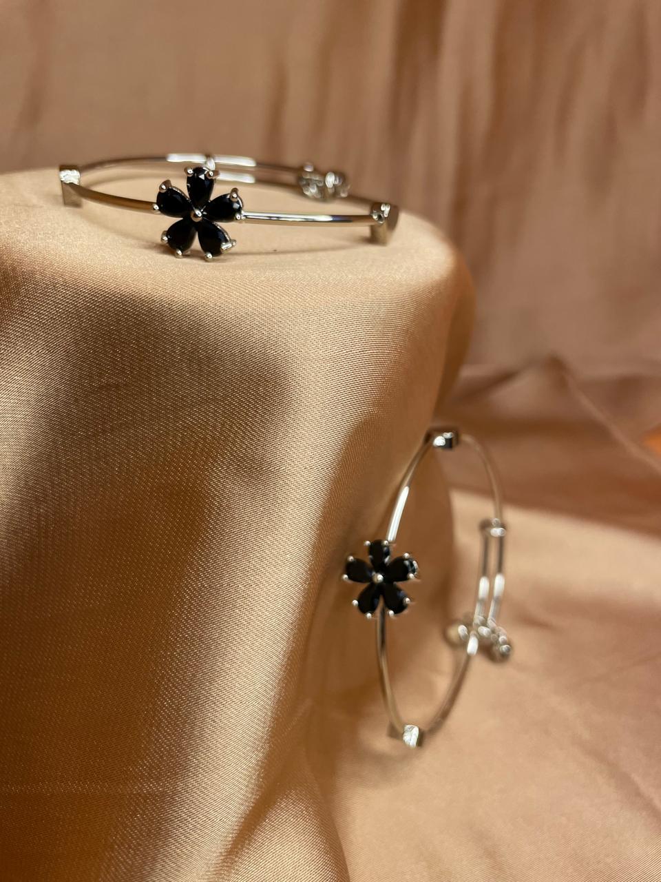 Silver Clover Charm Bangle