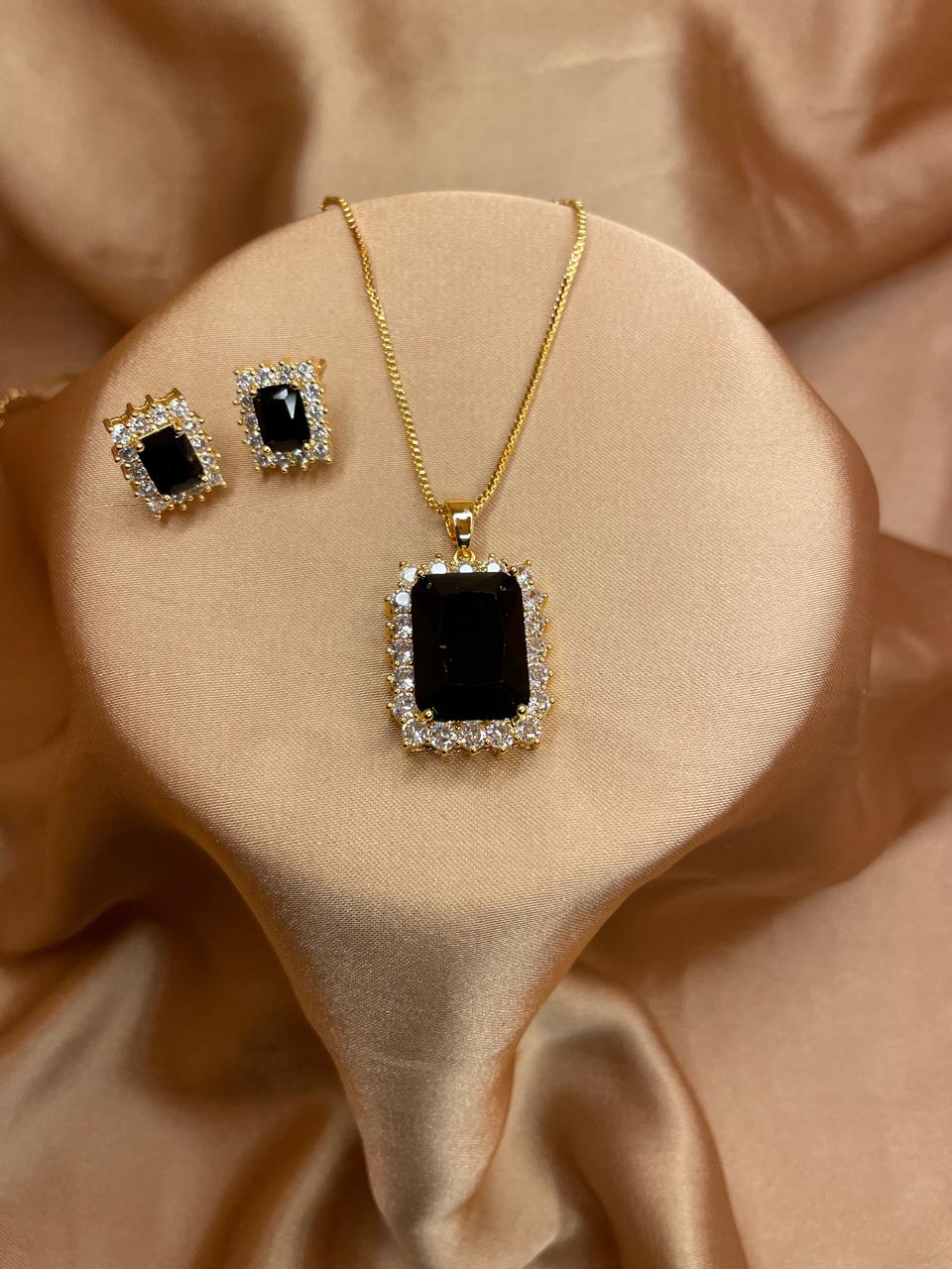 Royal Black Zircon Jewelry Set – Elegant Gold-Tone Necklace & Earrings