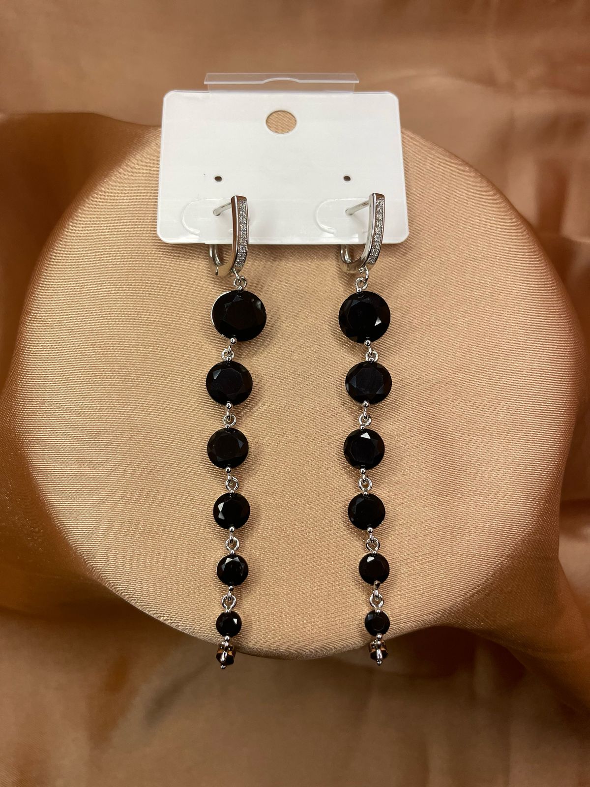 Luxe Crystal Drop Earrings – Timeless Elegance in Black 🖤✨